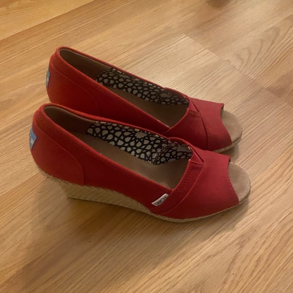 TOMS Women's Red Peep Toe Wedges - Picture 2 of 5